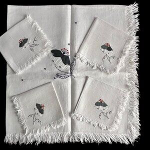 1950s White Linen Hand Applique Embroidered Table Topper & Napkin Set